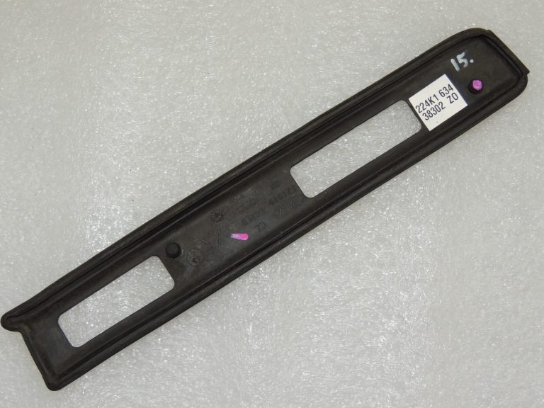 Ford Kuga I C394 Jumta līstes vāka blīvējums aizmugurējā labajā pusē 1675358