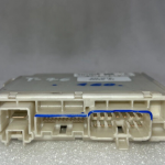 Toyota Yaris P13 oriģinālais releju vadības bloks 8264152020