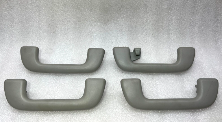 Toyota Yaris P13 oriģināls roktura turētāja kronšteina turētājs jumta jumta rokturu komplekts