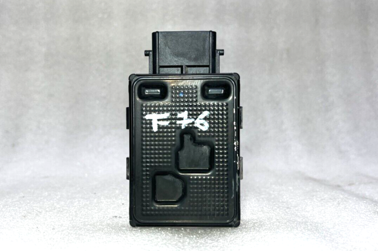 Toyota Yaris P13 oriģinālais degvielas sūkņa vadības modulis 8957134070