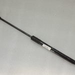 Toyota Yaris P13 Gāzes atsperes bagāžnieks pa labi 689500D210
