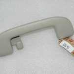 Toyota Yaris RAV4 Interjera jumta aizmugurējā daļa reaģē satveršanas rokturis 7461012170B1