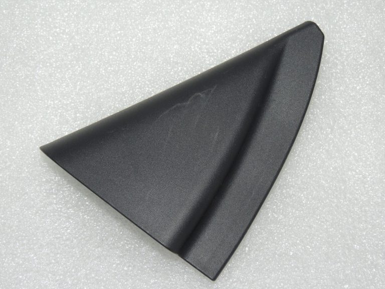 Toyota Yaris P13 Durvju līstes aizmugurējā labā 67673K0020