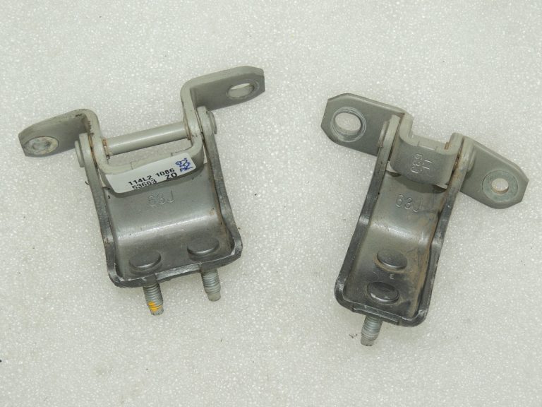 OEM Suzuki Grand Vitara III aizmugurējo kreiso durvju viru komplekts ZDL: GRAPHITE GRAY