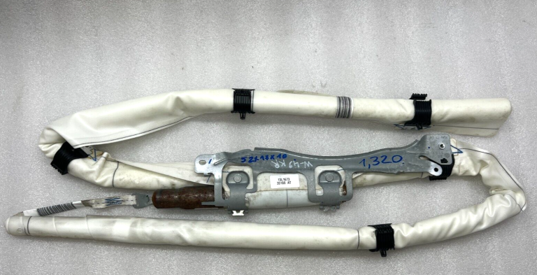 VW Golf Mk6 oriģināls sānu paneļi Variant kreisā pasažieru puse 1K9880741E