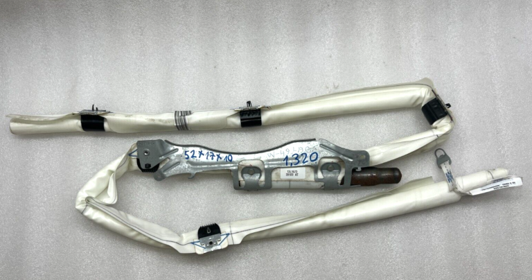 VW Golf Mk6 oriģināls sānu paneļi Variant labajā pusē pasažiera pusē 1K9880742E