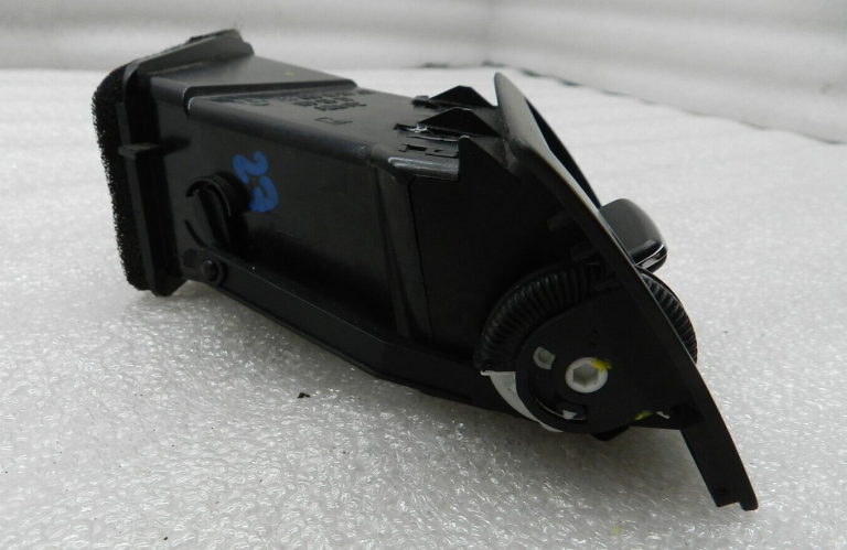 Mercedes-Benz A-klase W169 A180 Ventilācijas sprausla priekšējā kreisā