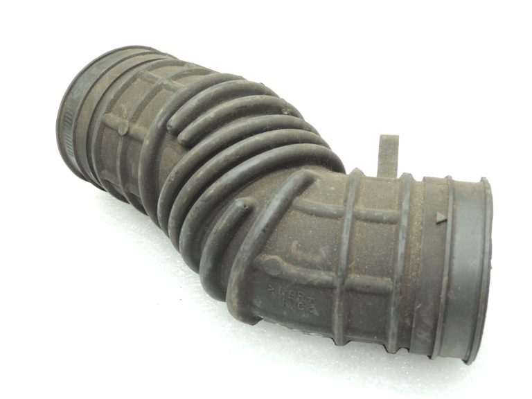Suzuki SX4 1.6 benzīns M16A ieplūdes šļūtene ieplūdes kolektors 1376679J00