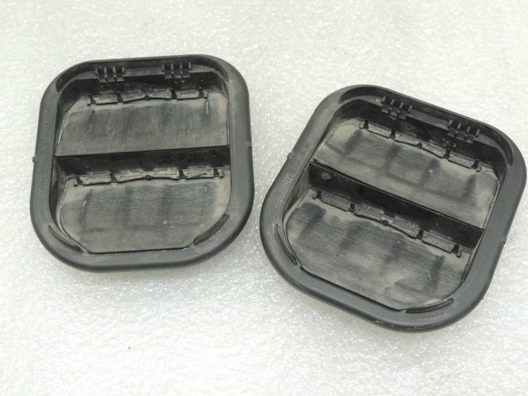 OEM Alfa Romeo Giulietta 940 aizmugurējā virsbūves ventilācijas režģa komplekts 52076397