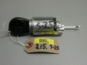 Suzuki Swift Sx4 замок зажигания ЗАКРЫВАЮЩИЙ ЦИЛИНДР 37104-58891
