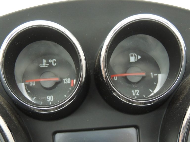 Opel Insignia A instrumentu klastera spidometrs 13333353