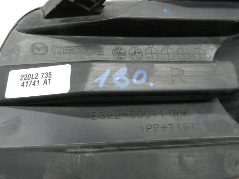Mazda CX-7 priekšējie labās puses miglas lukturu vāki EG22-50C11