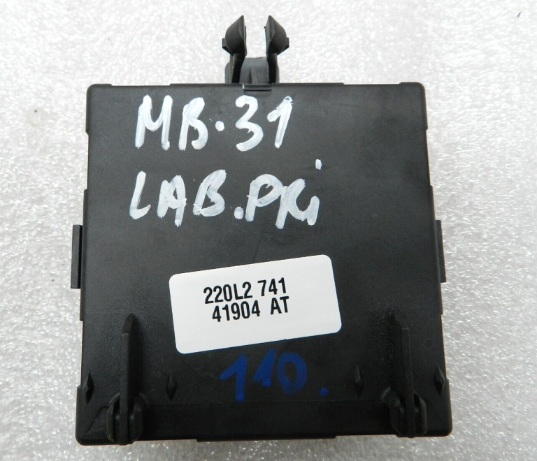 Mercedes C-Class W205 C220D durvju vadības bloks priekšējais labais a2059003222