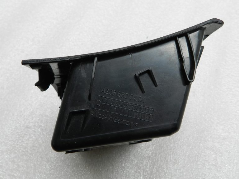 Mercedes C-klases W205 C63 aizmugurējās centrālās konsoles nodalījums A2056800491