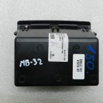 Mercedes C-klases W205 C63 aizmugurējās centrālās konsoles nodalījums A2056800491