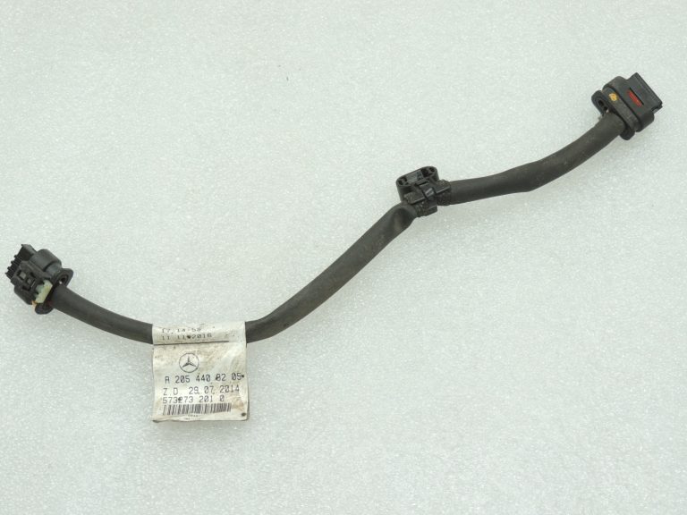 Mercedes W205 C220d 651.921 Nox vadības bloka vadu instalācija A2054409205