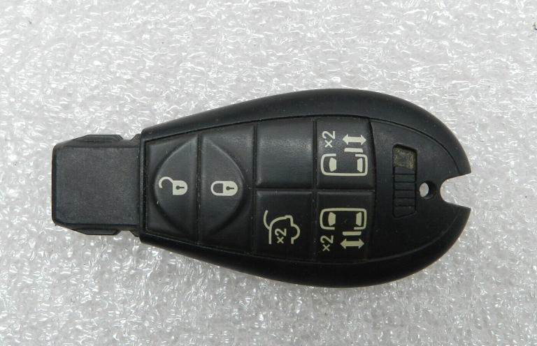 Chrysler Grand Voyager oriģinālā aizdedzes atslēga