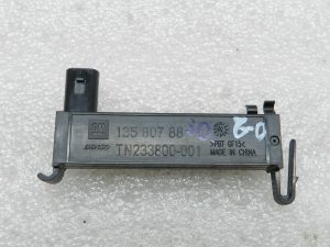 Opel Insignia B oriģinālais bezatslēgas piekļuves durvju sensors 13580788