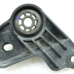 Opel Insignia B oriģinālais radiatora balsts pa kreisi 84012895