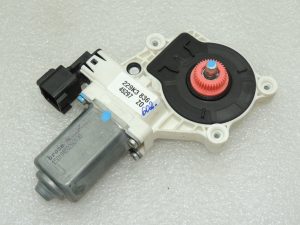 Ford Focus III Logu regulatora motors priekšējais labais 1869993 6CP1-14553-L3C