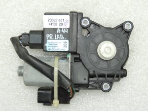 Opel Antara priekšējais labās puses elektrisko logu motors 95391356