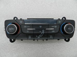 Ford Focus III oriģinālais gaisa kondicioniera vadības bloka slēdzis 2377120