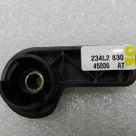 Ford Focus III oriģinālais motora pārsega rokturis 1690340