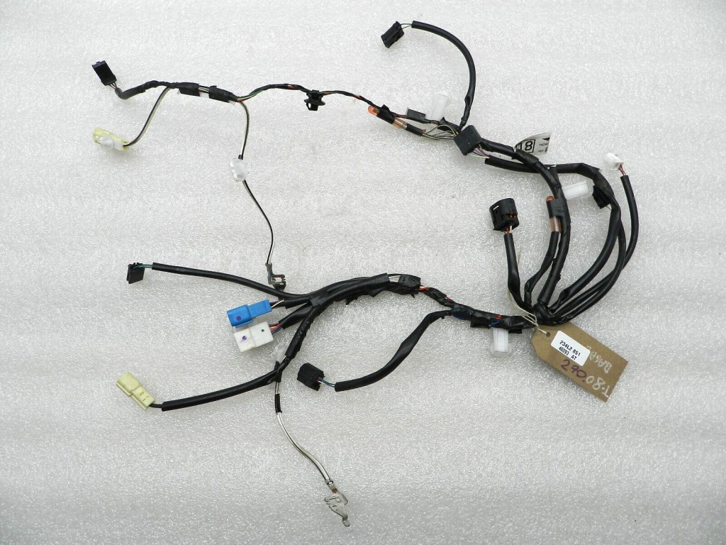 Toyota Avensis T27 oriģinālā bagāžnieka elektroinstalācija