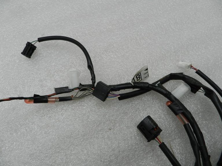 Toyota Avensis T27 oriģinālā bagāžnieka elektroinstalācija