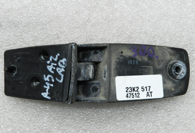 Chevrolet Captiva oriģinālā bagāžnieka eņģe labajā pusē 96624633