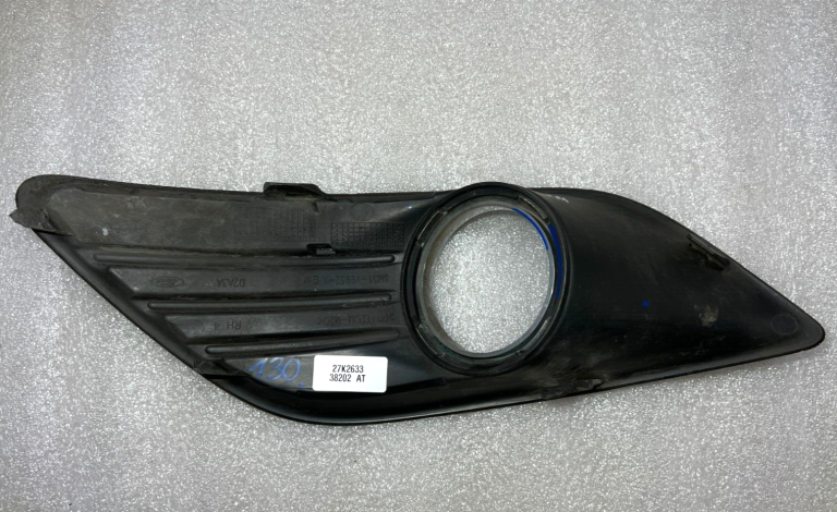 Ford Focus II miglas lukturu režģa rāmja pārsegs pa labi 8m51-19952-ae
