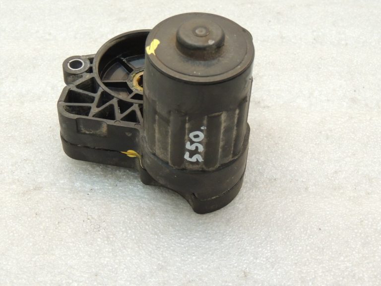 Škoda Superb III 3V 4×4 rokas bremzes servomotors, labais 3Q0615406J 3Q0998281A