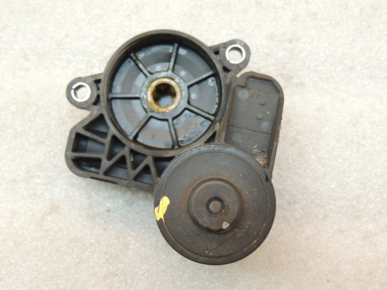 Škoda Superb III 3V 4×4 rokas bremzes servomotors, labais 3Q0615406J 3Q0998281A