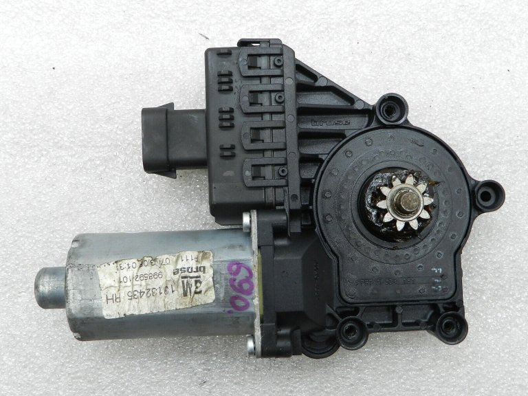 Opel Zafira B Oriģināls elektrisko logu motors priekšējais labais 13132435