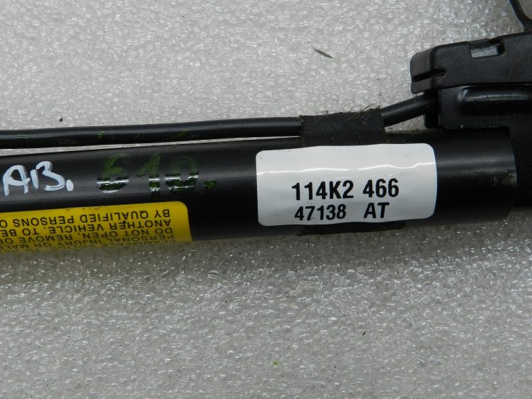 Opel Zafira B Oriģinālā priekšējās drošības jostas sprādze pa labi 93186290