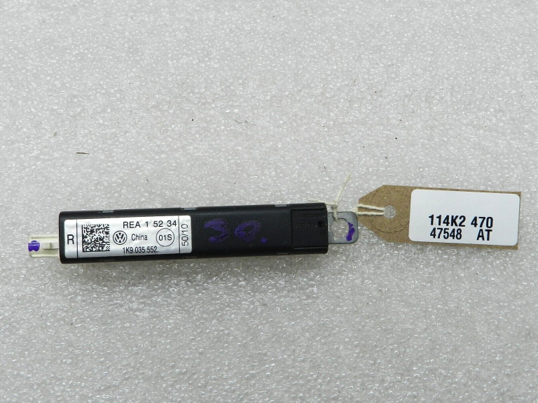Volkswagen Golf VI Oriģinālais antenas pastiprinātājs Pastiprinātāja antena 1k9035552
