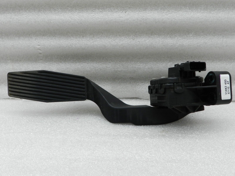 Opel Zafira B Oriģinālais elektroniskais akseleratora pedālis 9202342
