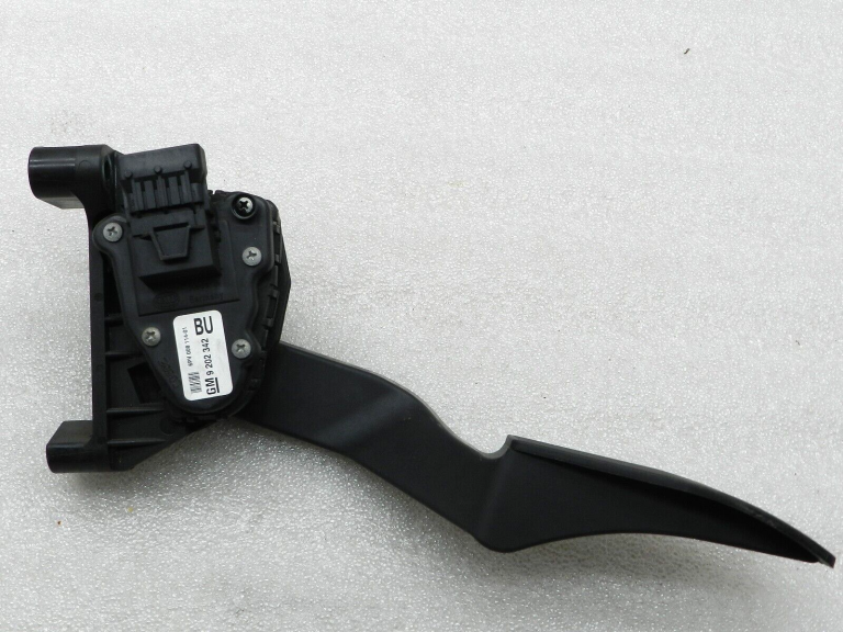 Opel Zafira B Oriģinālais elektroniskais akseleratora pedālis 9202342