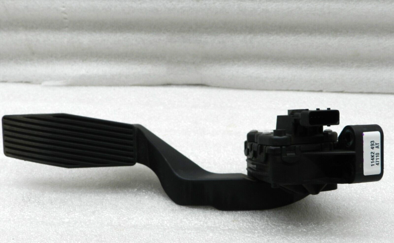 Opel Zafira B Oriģinālais elektroniskais akseleratora pedālis 9202342