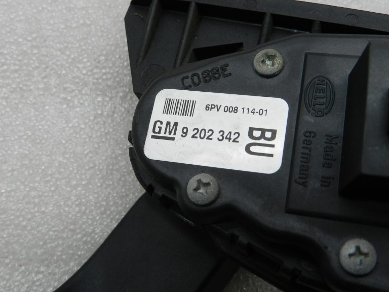 Opel Zafira B Oriģinālais elektroniskais akseleratora pedālis 9202342