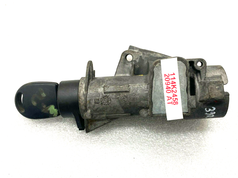 WV Audi aizdedzes slēdzene 4b0905851a