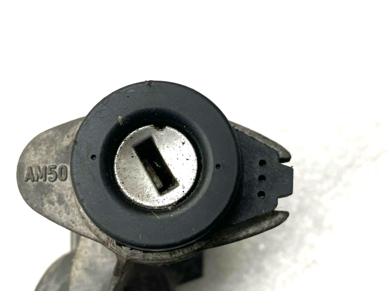 WV Audi aizdedzes slēdzene 4b0905851a