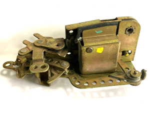 VW durvju slēdzenes slēdzene 701837015c