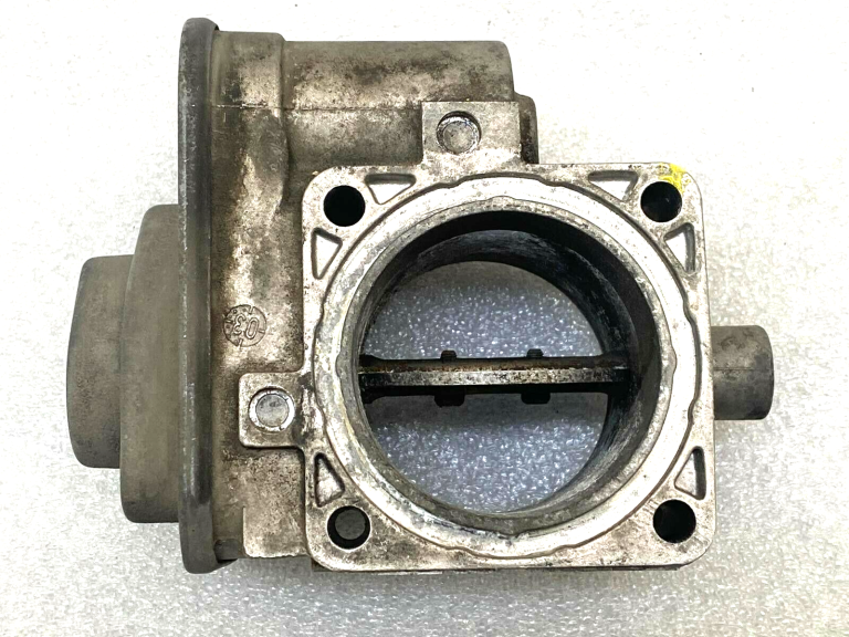 VW Skoda Skoda droseļvārsts 038128063c