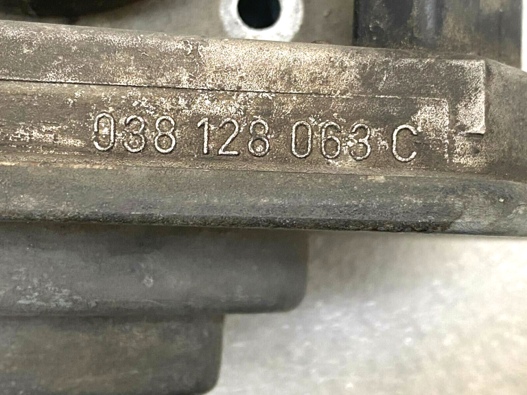 VW Skoda Skoda droseļvārsts 038128063c