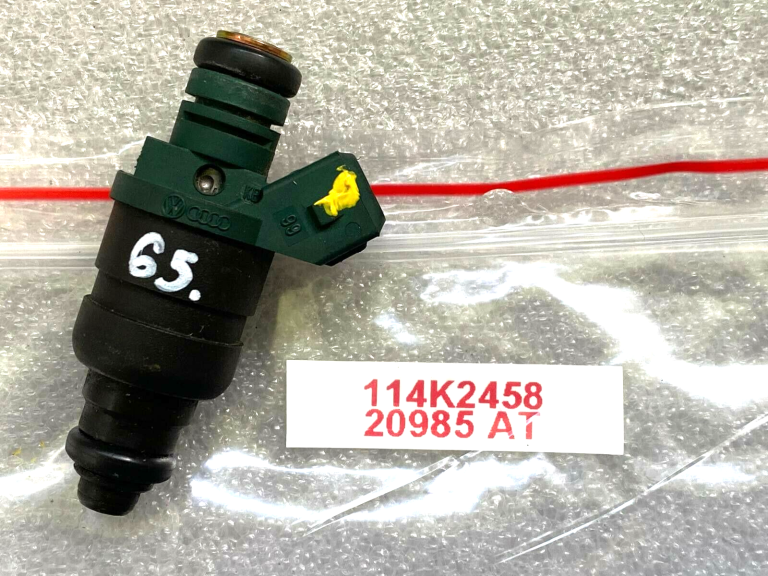 VW Audi Audi Seat degvielas iesmidzinātājs iesmidzinātājs 2.0 benzīns 85KW 037906031aa