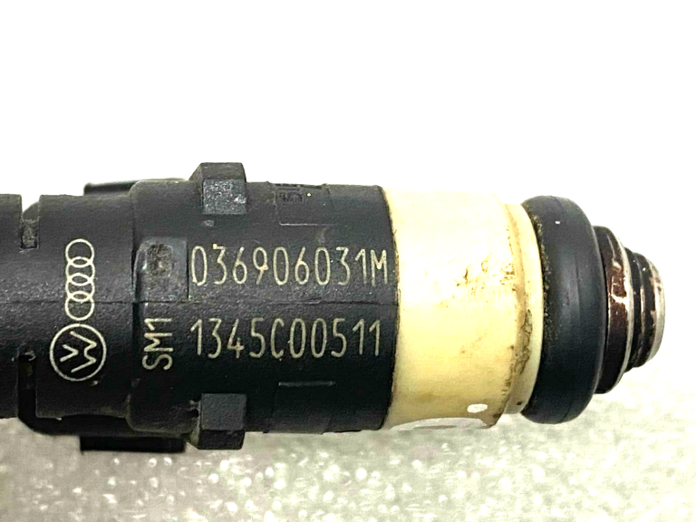 VW Audi Skoda degvielas iesmidzinātājs 1,4 benzīns 036906031m