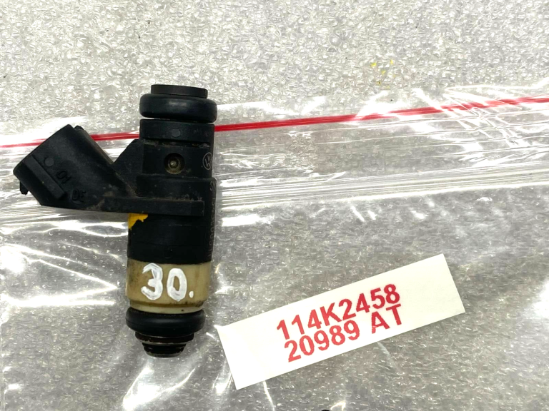 VW Audi Skoda degvielas iesmidzinātājs 1,4 benzīns 036906031m