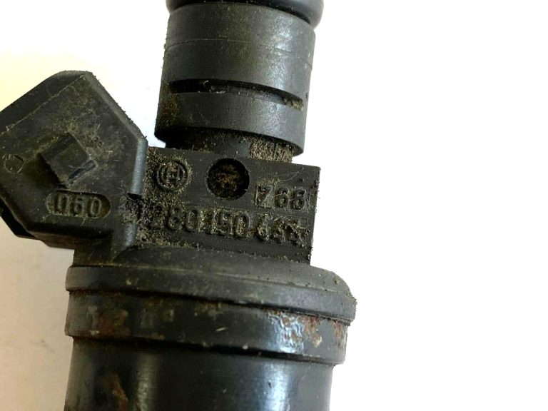 VW Audi iesmidzināšanas vārsts iesmidzināšanas sprausla inžektors 058133551a