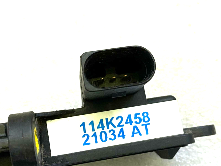 VW Audi eļļas līmeņa devējs 045907660d